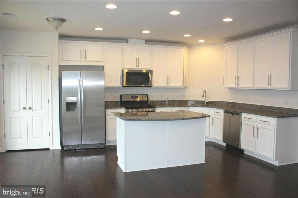 17004 Beveridge Dr unit 14, Dumfries, VA 22026 - photo 1