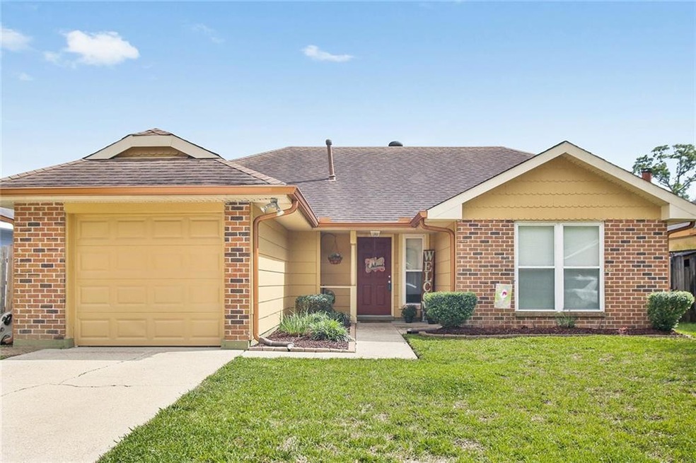 2837 Laurie Ln, Marrero, LA 70072 - photo 1