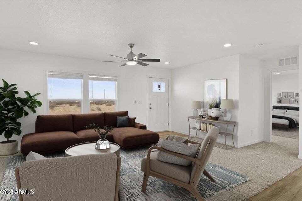 LIVINGROOM STAGED 1580