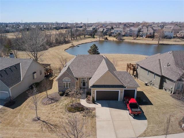 Stunning home in maintenance provided community wi