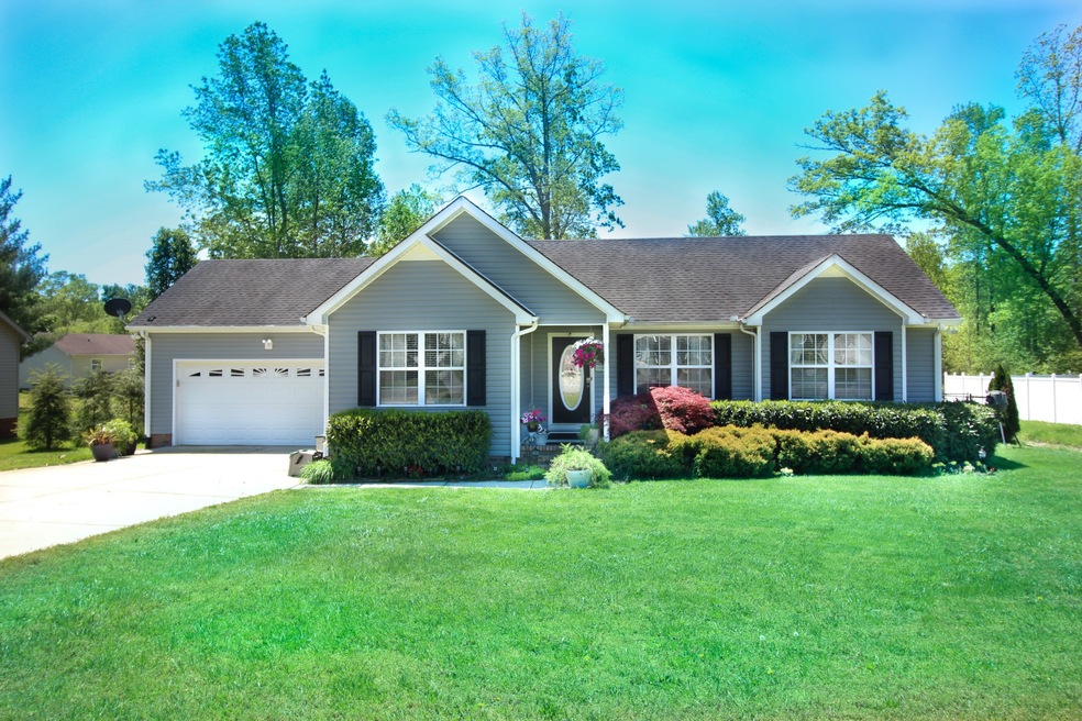 386 Indian Springs Cir, Manchester, TN 37355 - photo 1