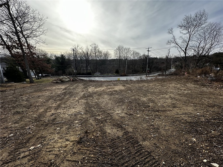 1213 Phenix Ave, Cranston, RI 02921 - photo 1