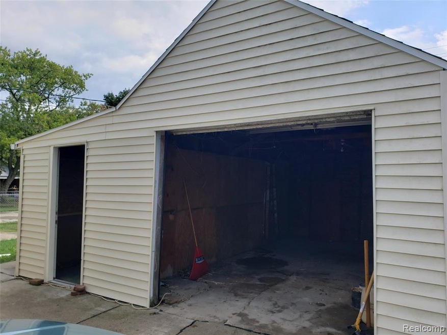 1418 Minnie St, Port Huron, MI 48060 - photo 1