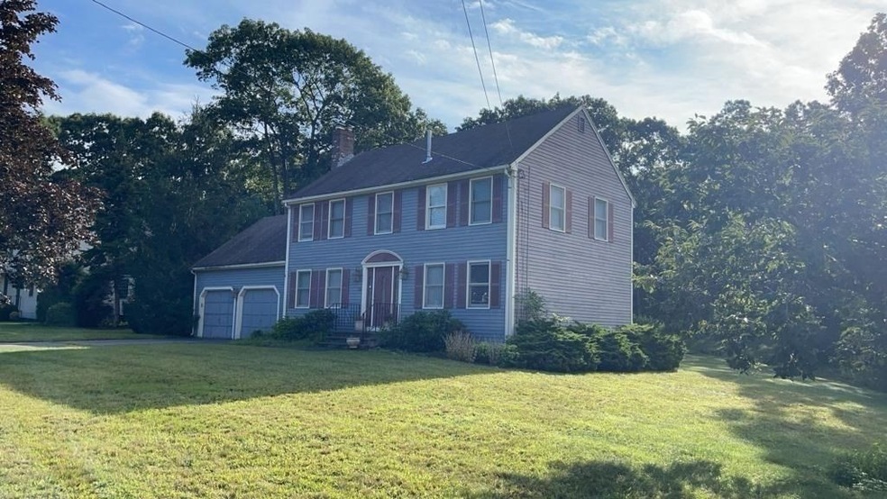 13 Wampanoag Dr, Franklin, MA 02038 - photo 1