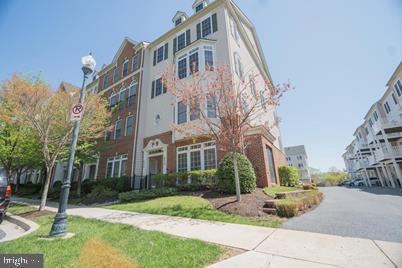 635 Cedar Spring St, Gaithersburg, MD 20877 - photo 1