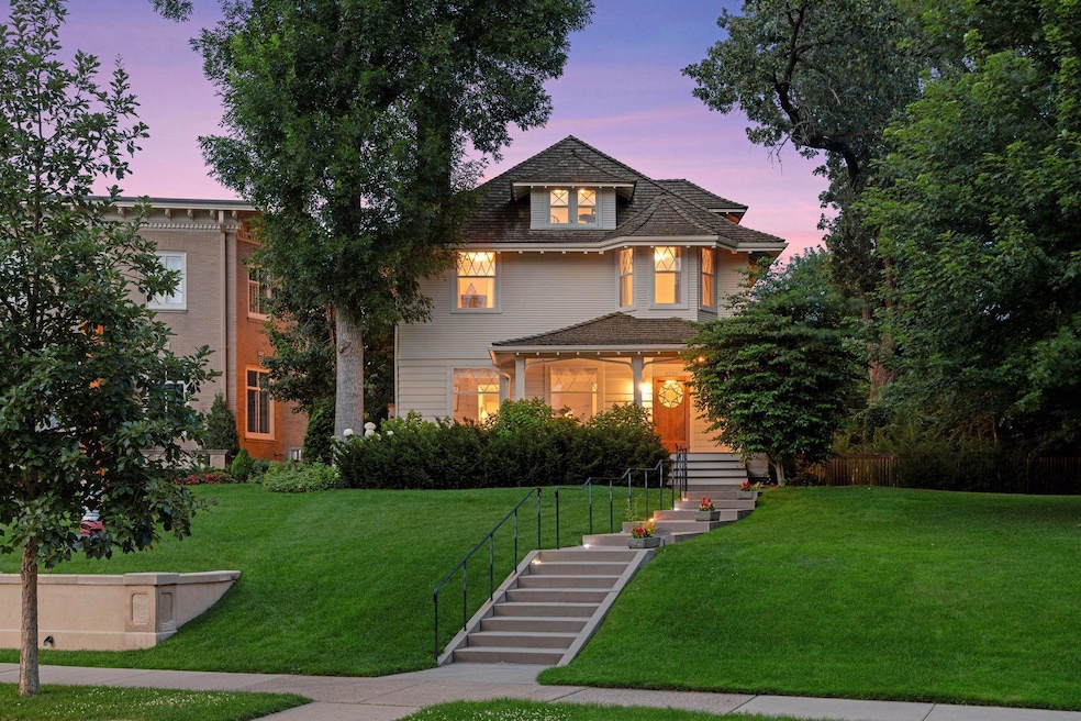 2225 E Lake of the Isles Pkwy, Minneapolis, MN 55405 - photo 1