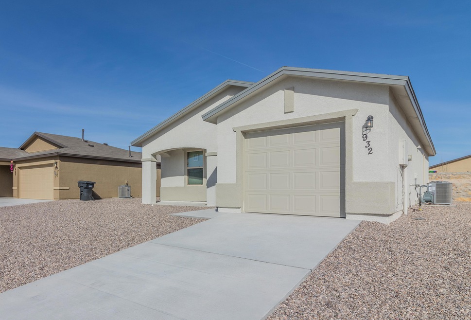 932 Talavera Dr, Horizon City, TX 79928 - photo 1