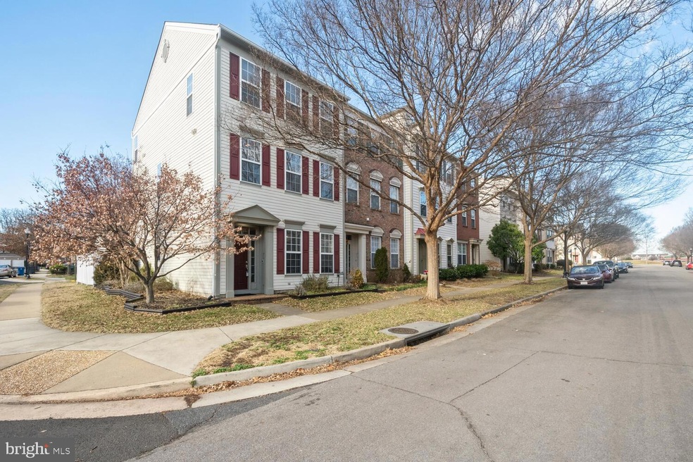 25557 Donegal Dr, Chantilly, VA 20152 - photo 1