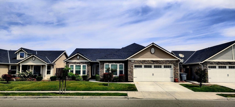 6580 E Dayton Ave, Fresno, CA 93727 - photo 1