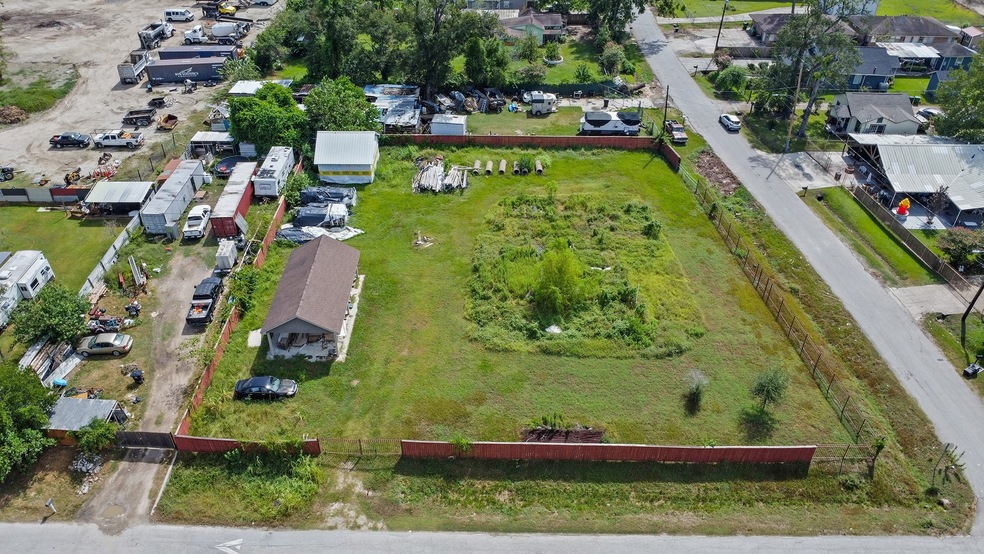 5209 Antha St, Houston, TX 77016 - photo 1