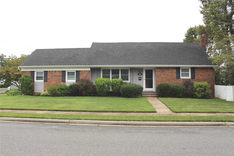 2851 Marlborough Rd, Oceanside, NY 11572 - photo 1