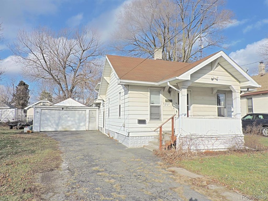 1322 Waldman Ave, Flint, MI 48507 - photo 1