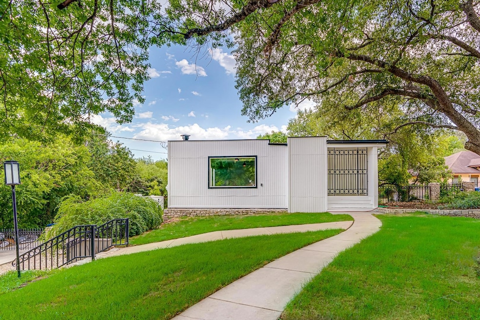 568 W Quill Dr, San Antonio, TX 78228 - photo 1