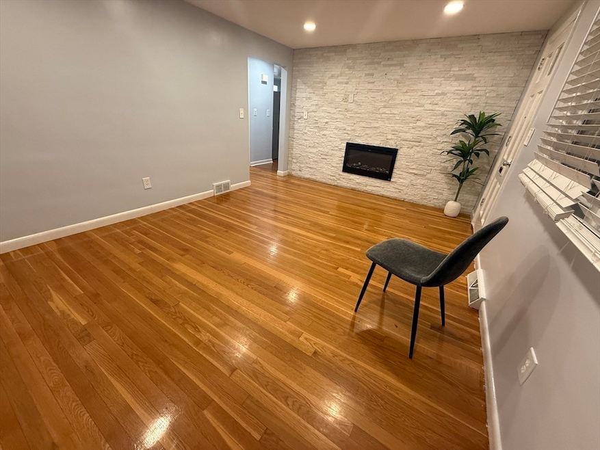 7 Champlain Rd unit 1, Salem, MA 01970 - photo 1