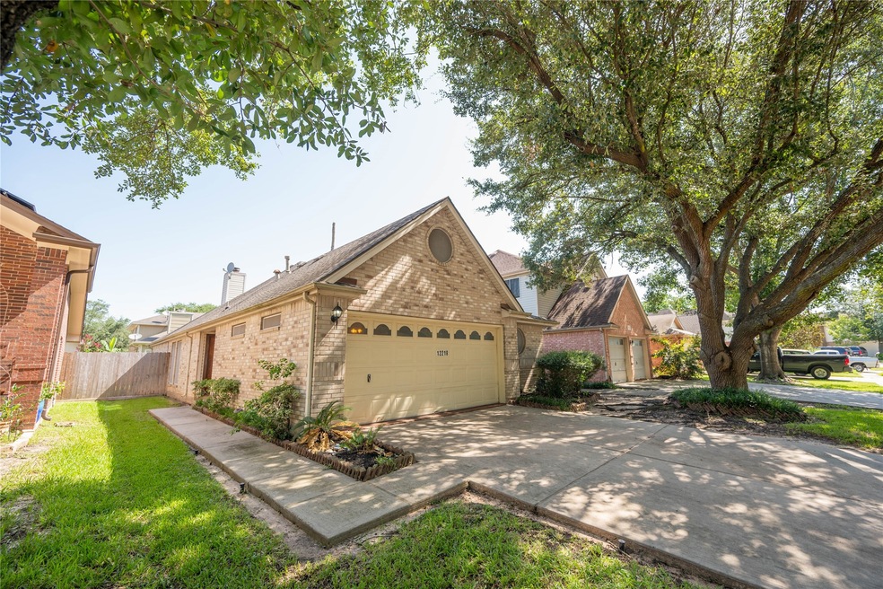 This beautiful well maintained home is waiting for you. The house has been freshly painted.