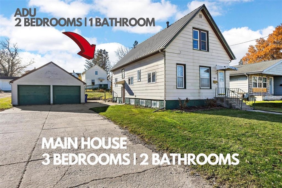 263 Wilson Ave SW, Cedar Rapids, IA 52404 - photo 1