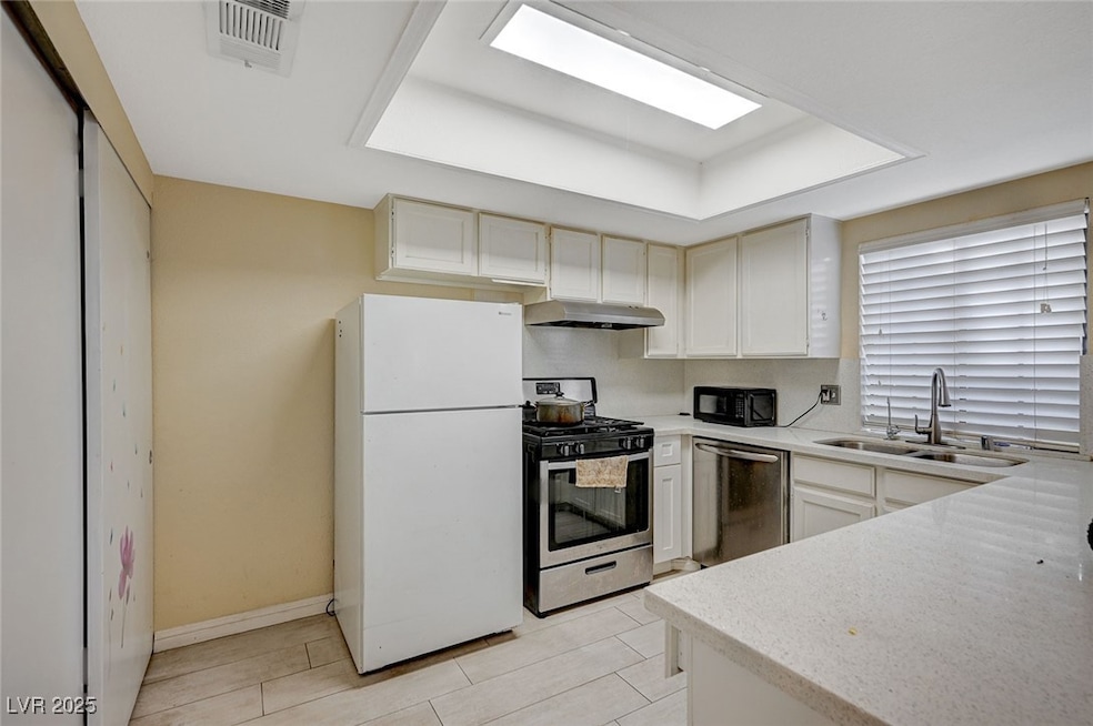 For Rent $1,700/month