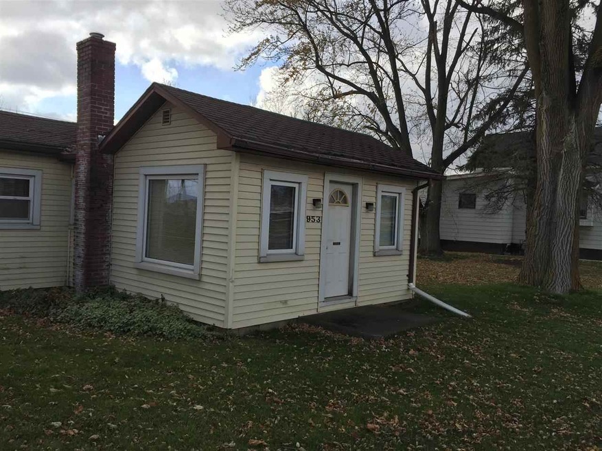 953 W Market St, Nappanee, IN 46550 - photo 1