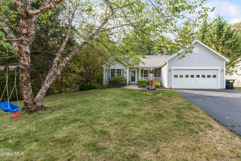 1143 Clute Crest Dr, Niskayuna, NY 12309 - photo 1