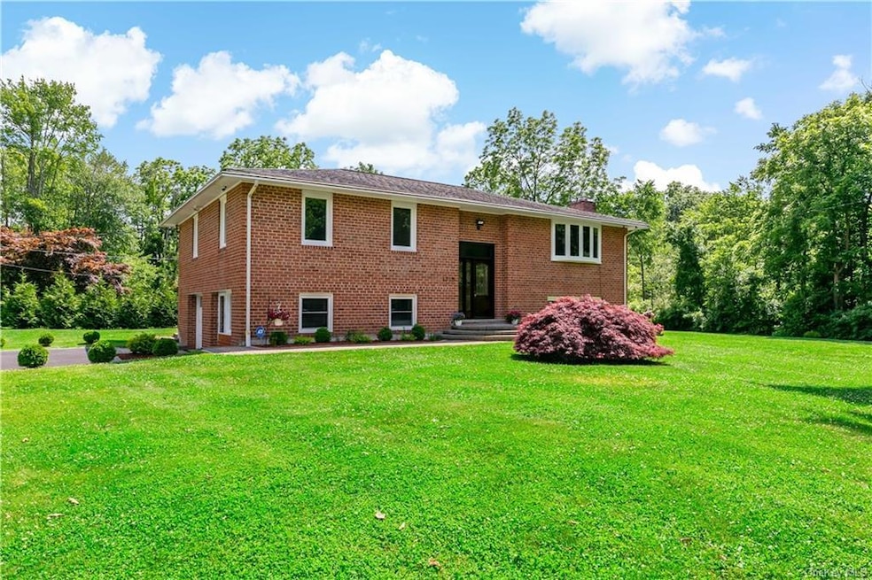 1715 Clover Rd, Mohegan Lake, NY 10547 - photo 1