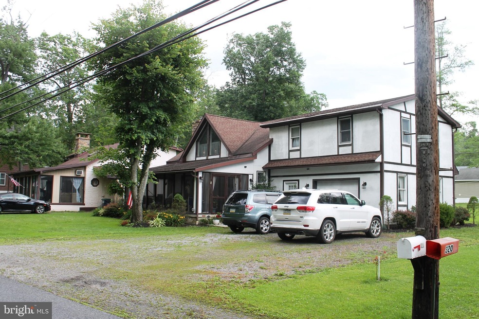 324 Lake Front Dr, Orwigsburg, PA 17961 - photo 1