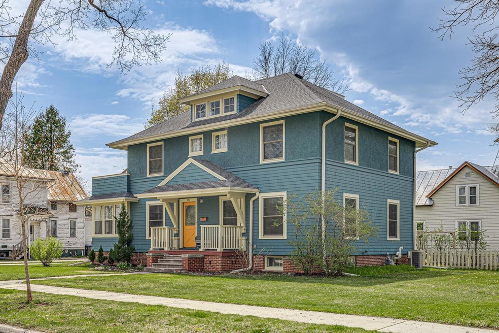 103ForestAvePlymouth-1