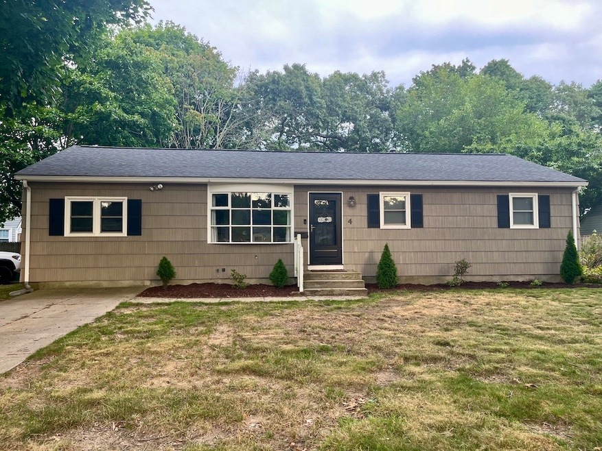 4 Brewster Dr, Warwick, RI 02889 - photo 1