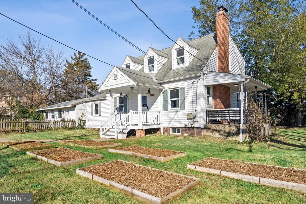2702 Popkins Ln, Alexandria, VA 22306 - photo 1
