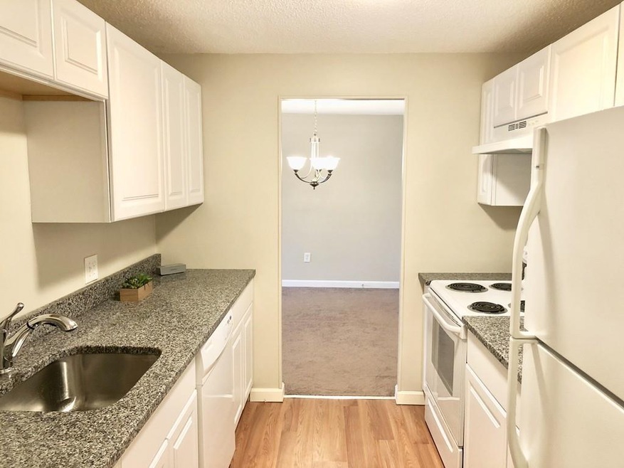 127 King St unit 204, Franklin, MA 02038 - photo 1