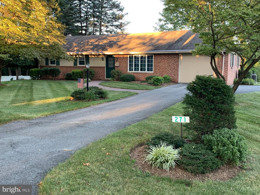 271 Park Ave, Mount Joy, PA 17552 - photo 1