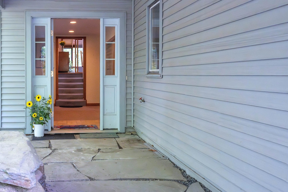 117 Underhill Ln, Hartford, VT 05047 - photo 1