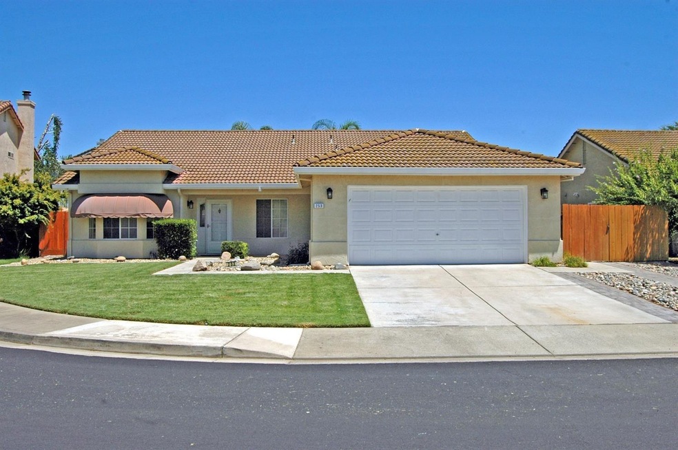 253 Grapewood Ct, Oakdale, CA 95361 - photo 1