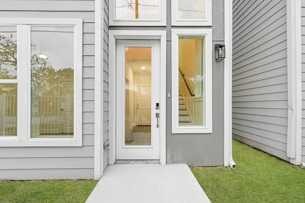 6713 Saint Augustine St, Houston, TX 77021 - photo 1