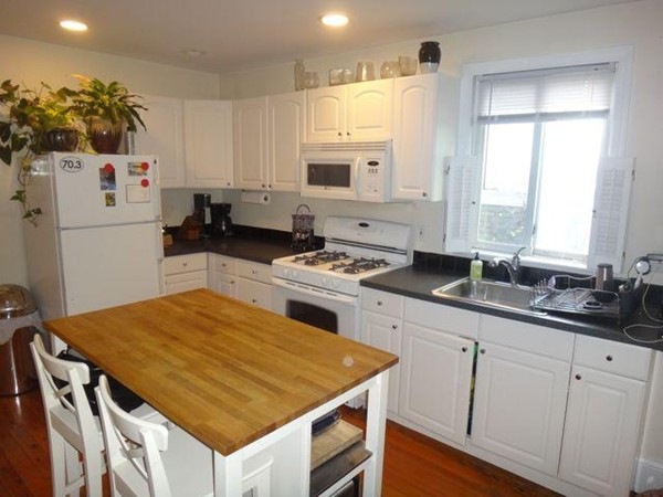 551 E 8th St unit 3, Boston, MA 02127 - photo 1