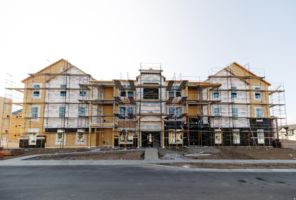 709 S 4500 S unit N201, Spanish Fork, UT 84660 - photo 1