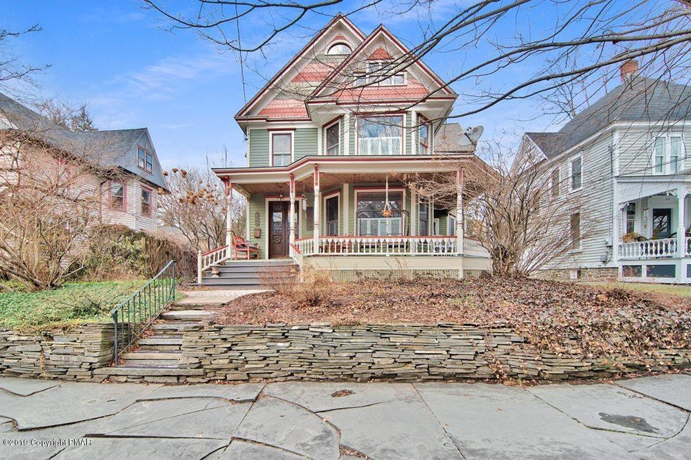 604 Thomas St, Stroudsburg, PA 18360 - photo 1