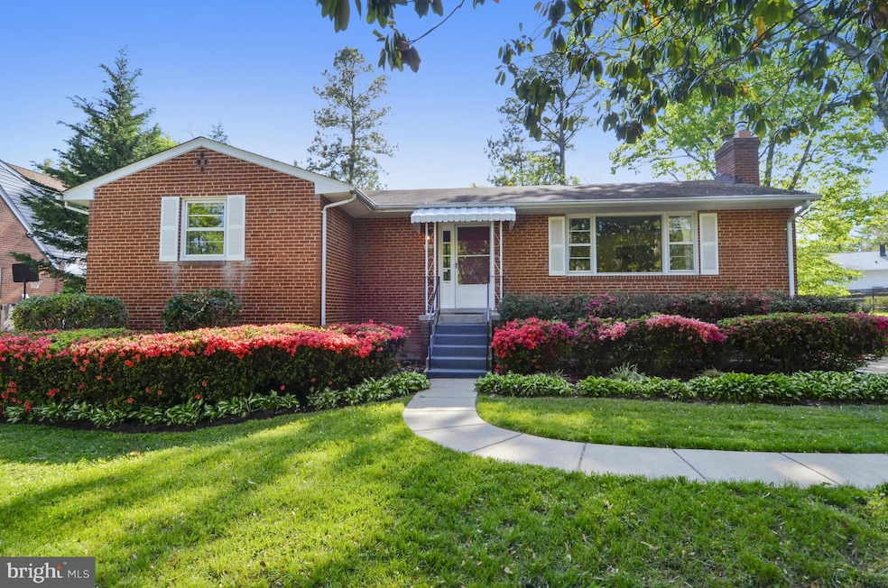 4308 Frankfort Dr, Rockville, MD 20853 - photo 1