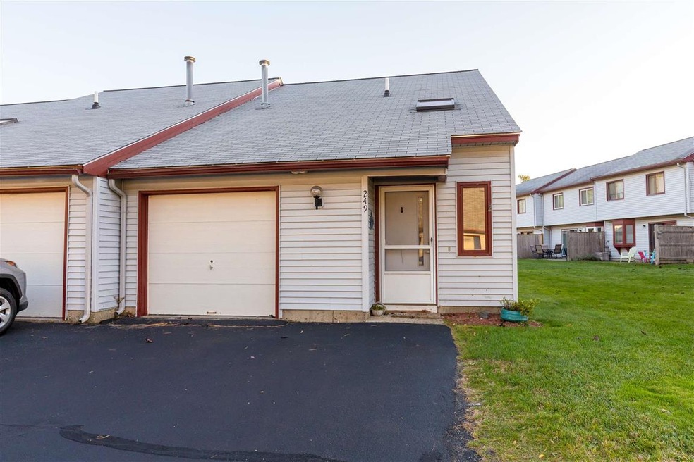 249 Stonebridge Dr unit 249, Nashua, NH 03063 - photo 1