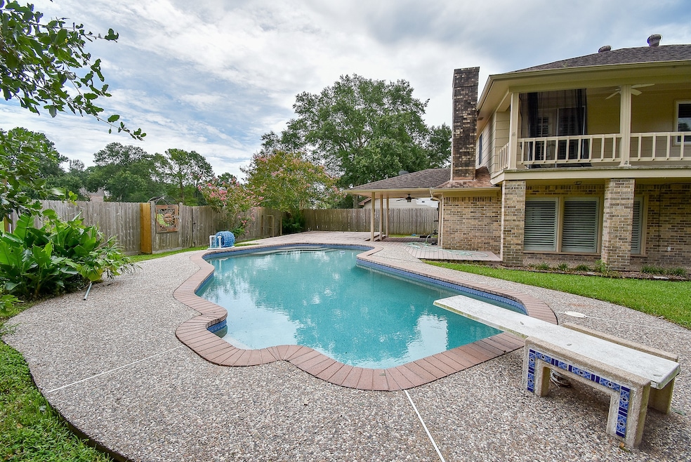 145 Saint Andrews Dr, Friendswood, TX 77546 - photo 1