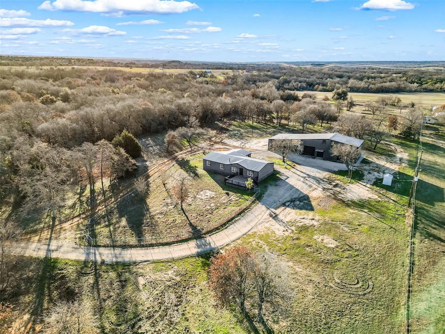 3200 Sarra Ln, Springtown, TX 76082 - photo 1