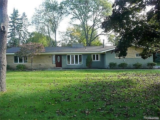 5763 Burnham Rd, Bloomfield Hills, MI 48302 - photo 1