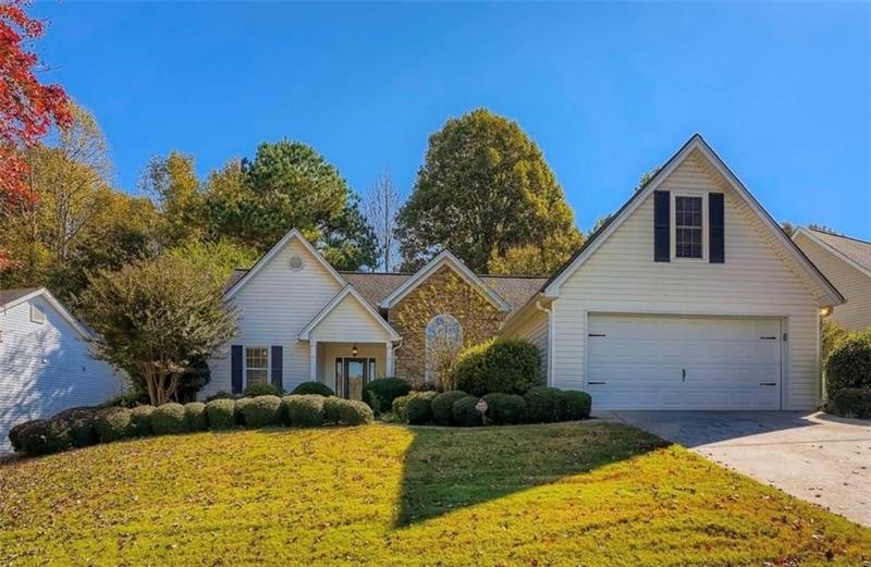 4019 Duncan Ives Dr, Buford, GA 30519 - photo 1