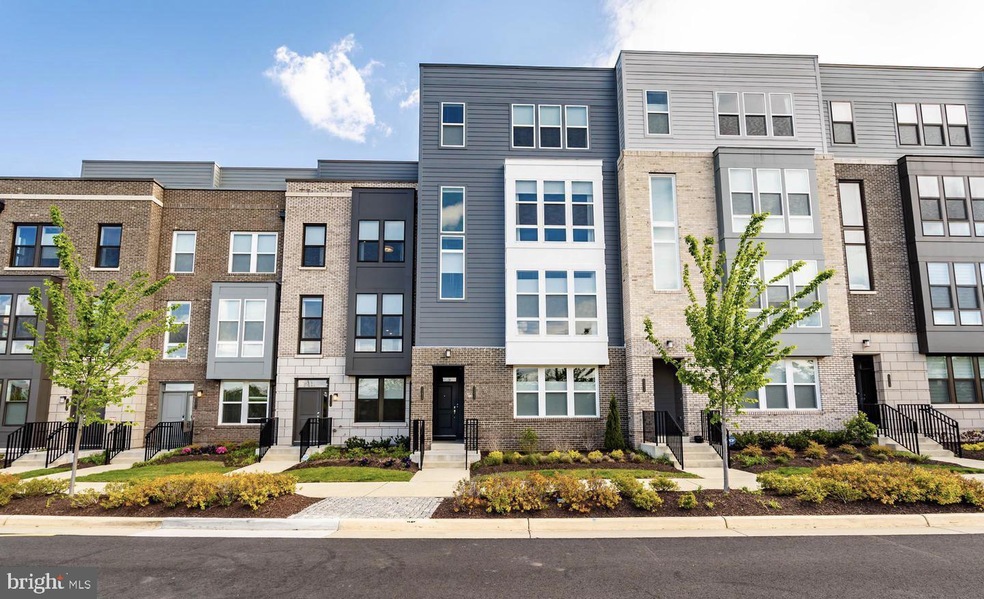 13362 Arrowbrook Centre Dr unit 98, Herndon, VA 20171 - photo 1