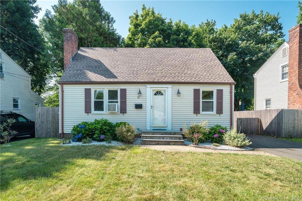 Adorable Cape with NEW ROOF (2022)