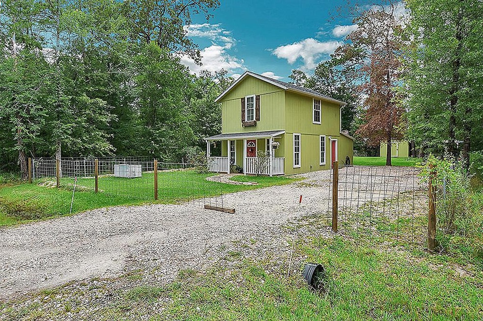 Welcome to 17111 Sprawling Oaks Dr. in Conroe!