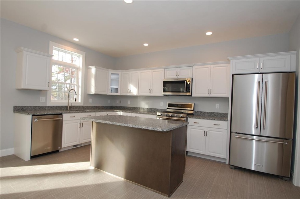 4 Mcintosh Ct unit 54, Merrimack, NH 03054 - photo 1