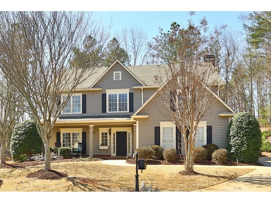 View of front home on private cul-de-sac lot.