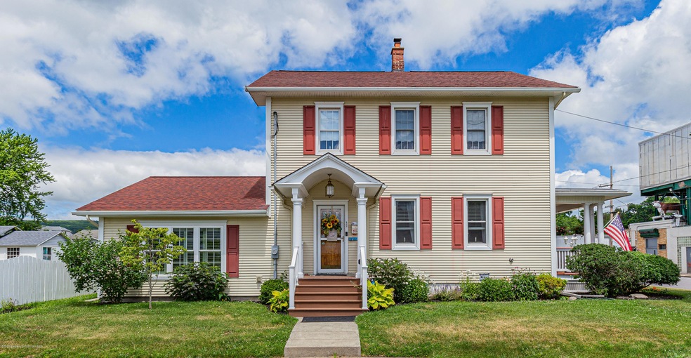 422 Sampson St, Old Forge, PA 18518 - photo 1