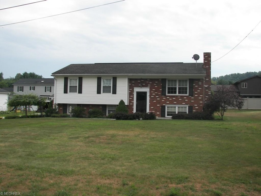 1320 Parkview Dr, Wellsville, OH 43968 - photo 1