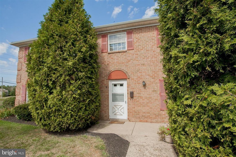 4 Kerwick Ct, North Wales, PA 19454 - photo 1